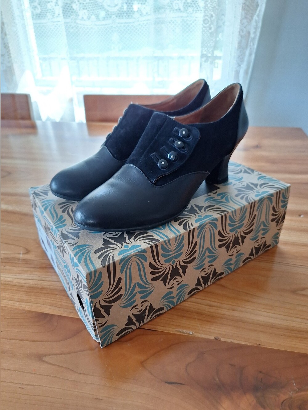 Miss Royal Vintage/American Duchess Gretta Shoe Black